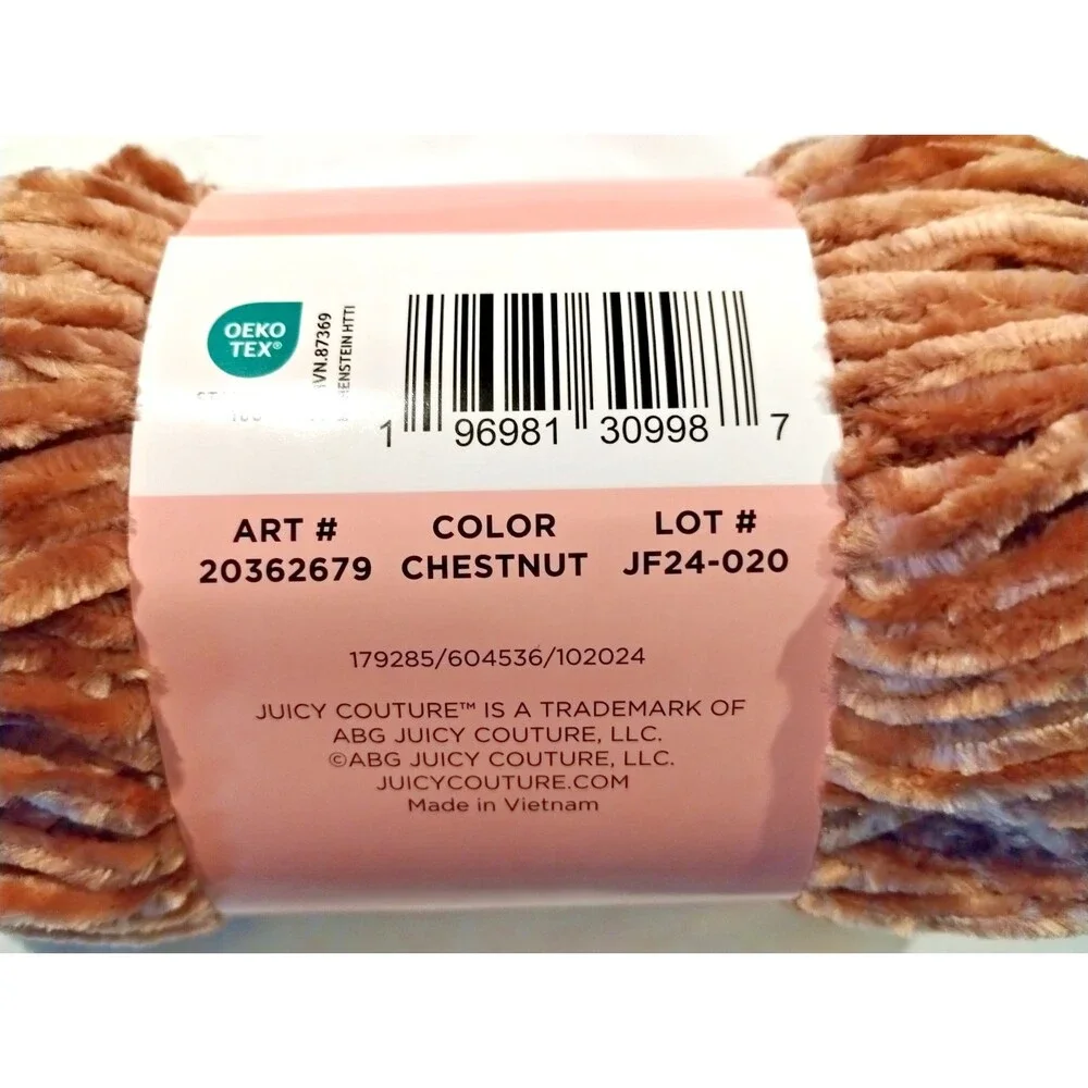 Juicy Couture Luxe Velour Yarn, Chestnut, Bulky (5) Yarn, 3.5 oz 107 yds - NEW